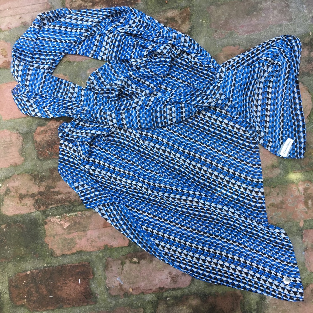 Calvin Klein long and versatile scarf. NWOT